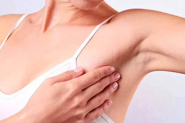 Nổi hạch ở nách trước kỳ kinh có sao không?